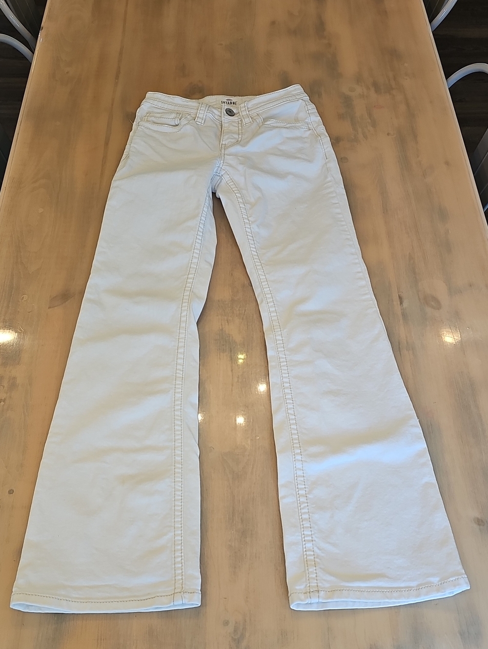 Shyanne White Jeans 25 X 30
